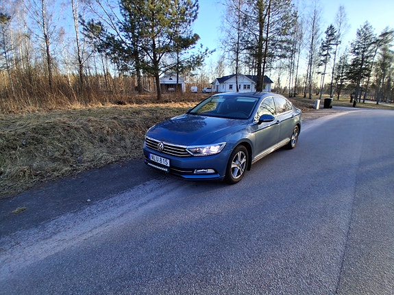 Volkswagen Passat 3 of 10