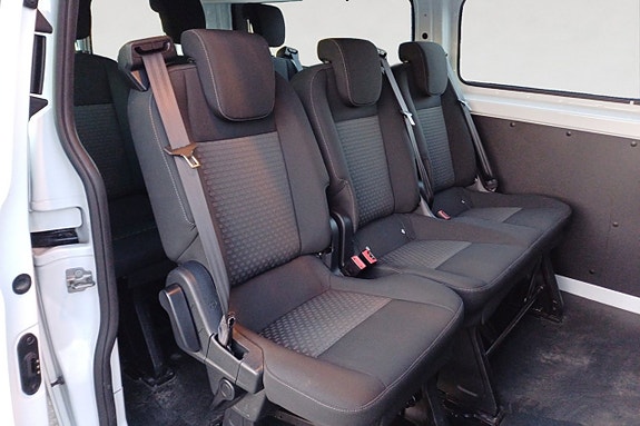 Ford Transit Tourneo 13 of 17