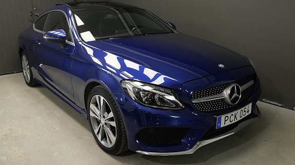 Mercedes-Benz C250 2 of 5