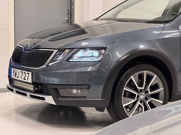 Skoda Octavia Scout 4 of 5