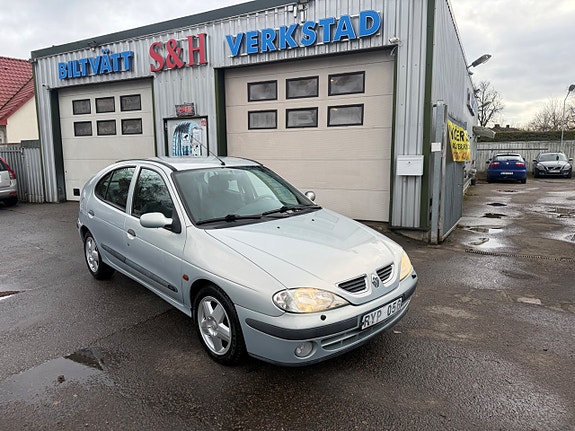 Renault Megane I 2 of 5