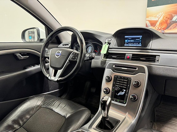 Volvo V70 2 of 20