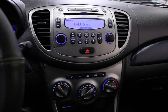 Hyundai i10 20 of 23