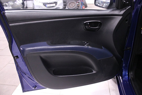 Hyundai i10 9 of 23