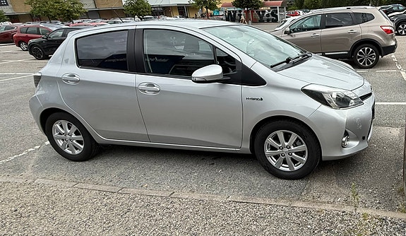 Toyota Yaris 6 of 7