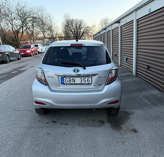 Toyota Yaris 4 of 7