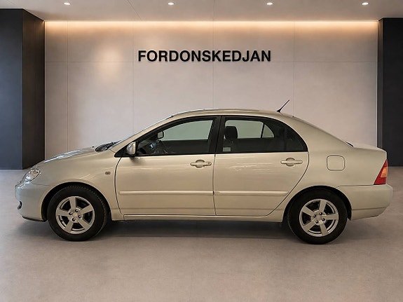 Toyota Corolla 4 of 17