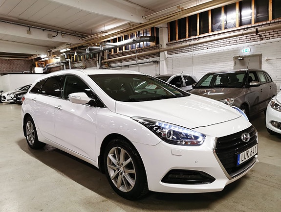 Hyundai i40 2 of 5