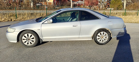 Honda Accord 3 of 9