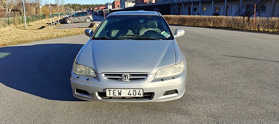 Honda Accord 2 of 9