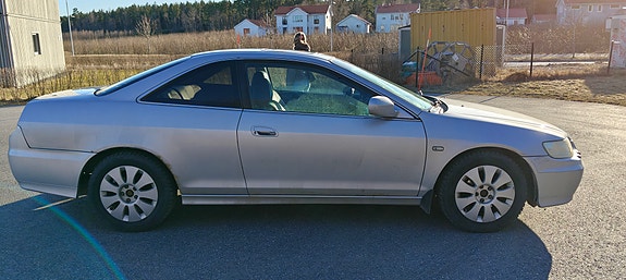 Honda Accord 4 of 9