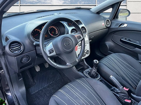 Opel Corsa 8 of 13