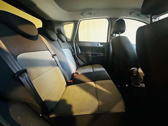 Mitsubishi Colt 9 of 11