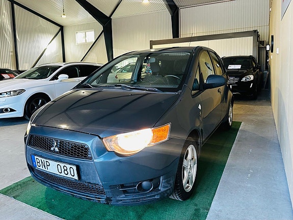 Mitsubishi Colt 8 of 11