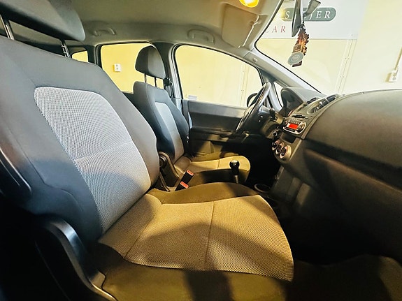 Mitsubishi Colt 10 of 11
