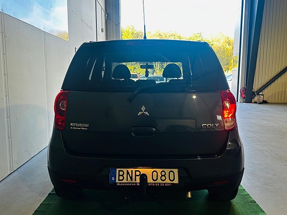 Mitsubishi Colt 7 of 11