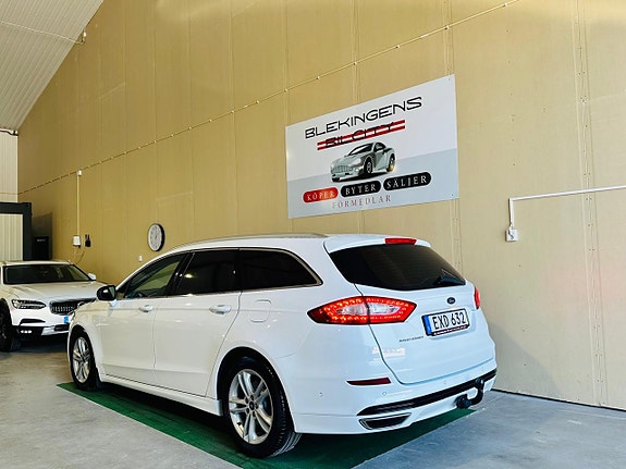 Ford Mondeo 22 of 24