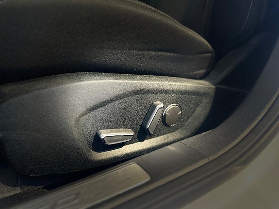 Ford Mondeo 14 of 24