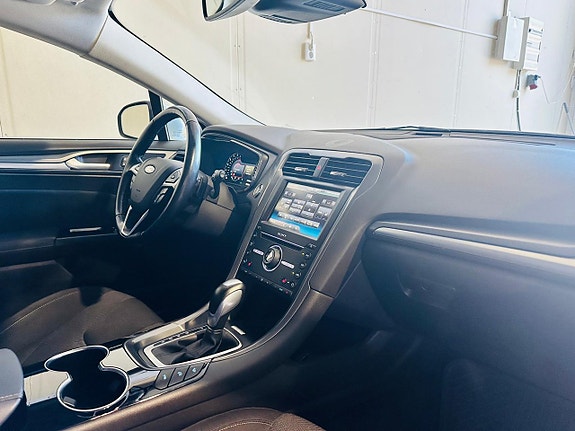 Ford Mondeo 10 of 24