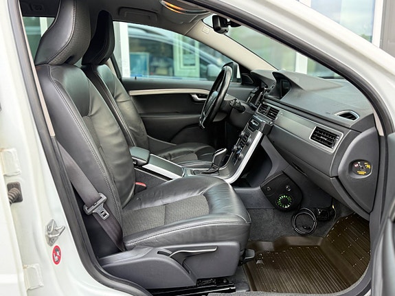 Volvo V70 6 of 30