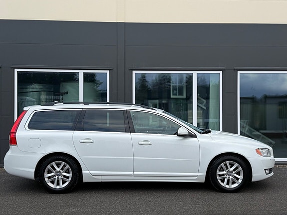 Volvo V70 3 of 5