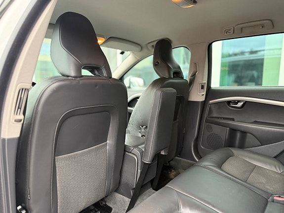Volvo V70 24 of 30