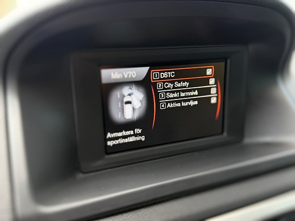 Volvo V70 15 of 30