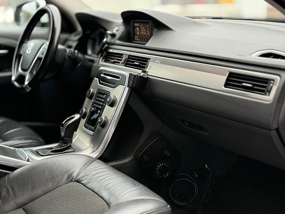 Volvo V70 8 of 30