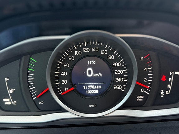 Volvo V70 11 of 30