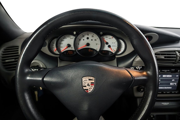 Porsche 911 16 of 30