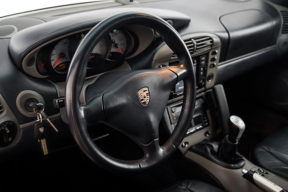 Porsche 911 15 of 30