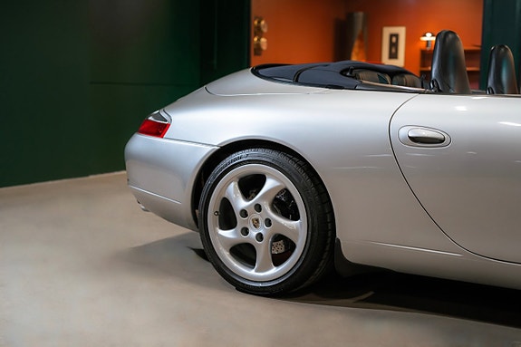 Porsche 911 10 of 30