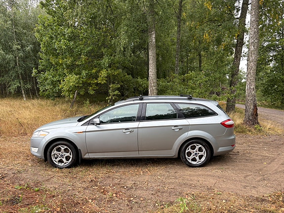 Ford Mondeo 2 of 12