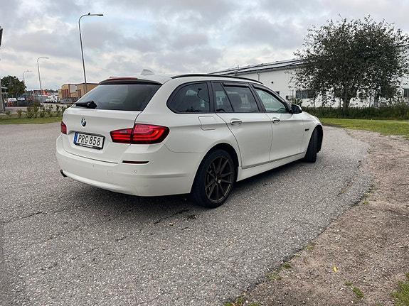 BMW 530d 4 of 5