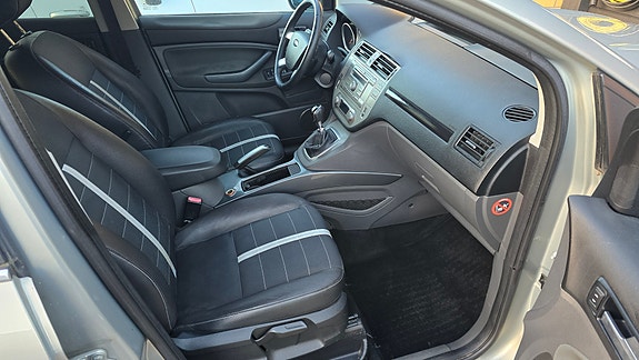 Ford Kuga 5 of 7