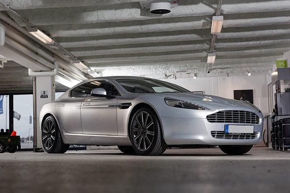 Aston Martin Rapide 3 of 5