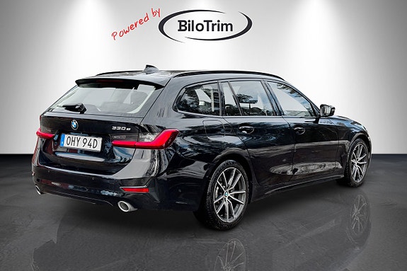 BMW 330e 3 of 5