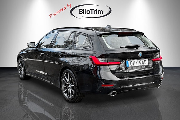 BMW 330e 4 of 5
