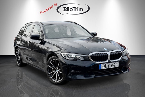BMW 330e 2 of 5