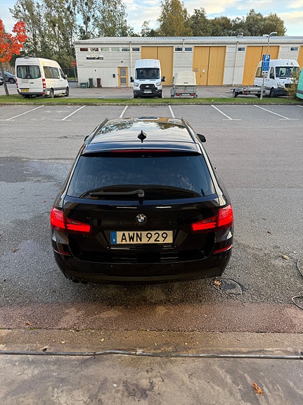 BMW 520d 4 of 5