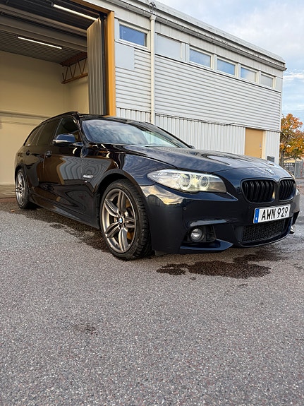 BMW 520d 3 of 5