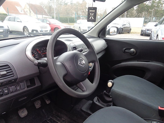 Nissan Micra 13 of 13