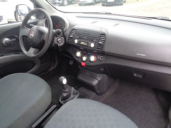 Nissan Micra 8 of 13