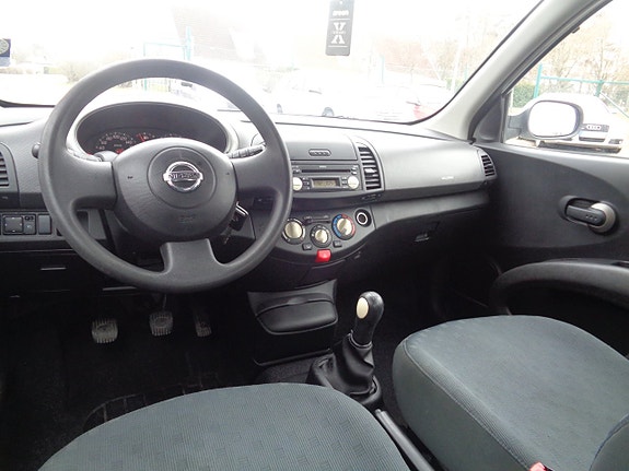 Nissan Micra 11 of 13