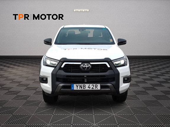 Toyota HiLux 8 of 11