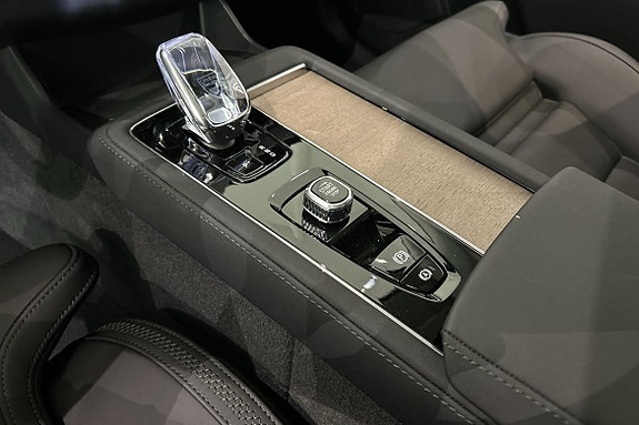 Volvo XC90 17 of 19