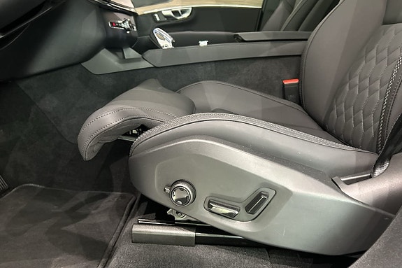 Volvo XC90 15 of 19