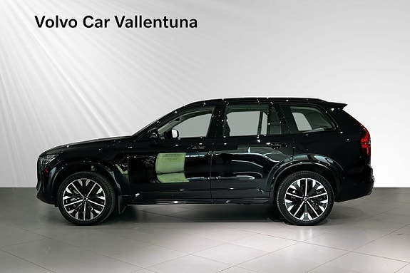 Volvo XC90 3 of 19