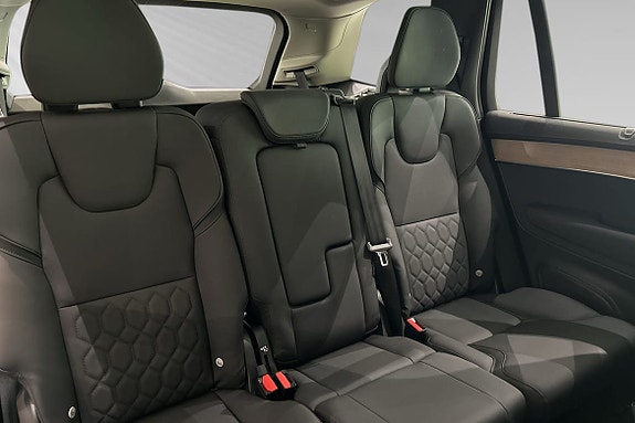 Volvo XC90 11 of 19