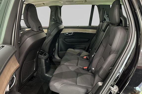 Volvo XC90 8 of 19